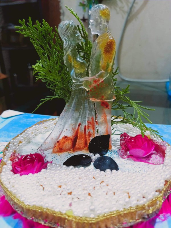 Romantic Couple Showpiece