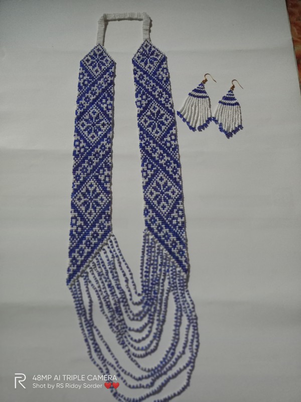Loom beading neckpiece